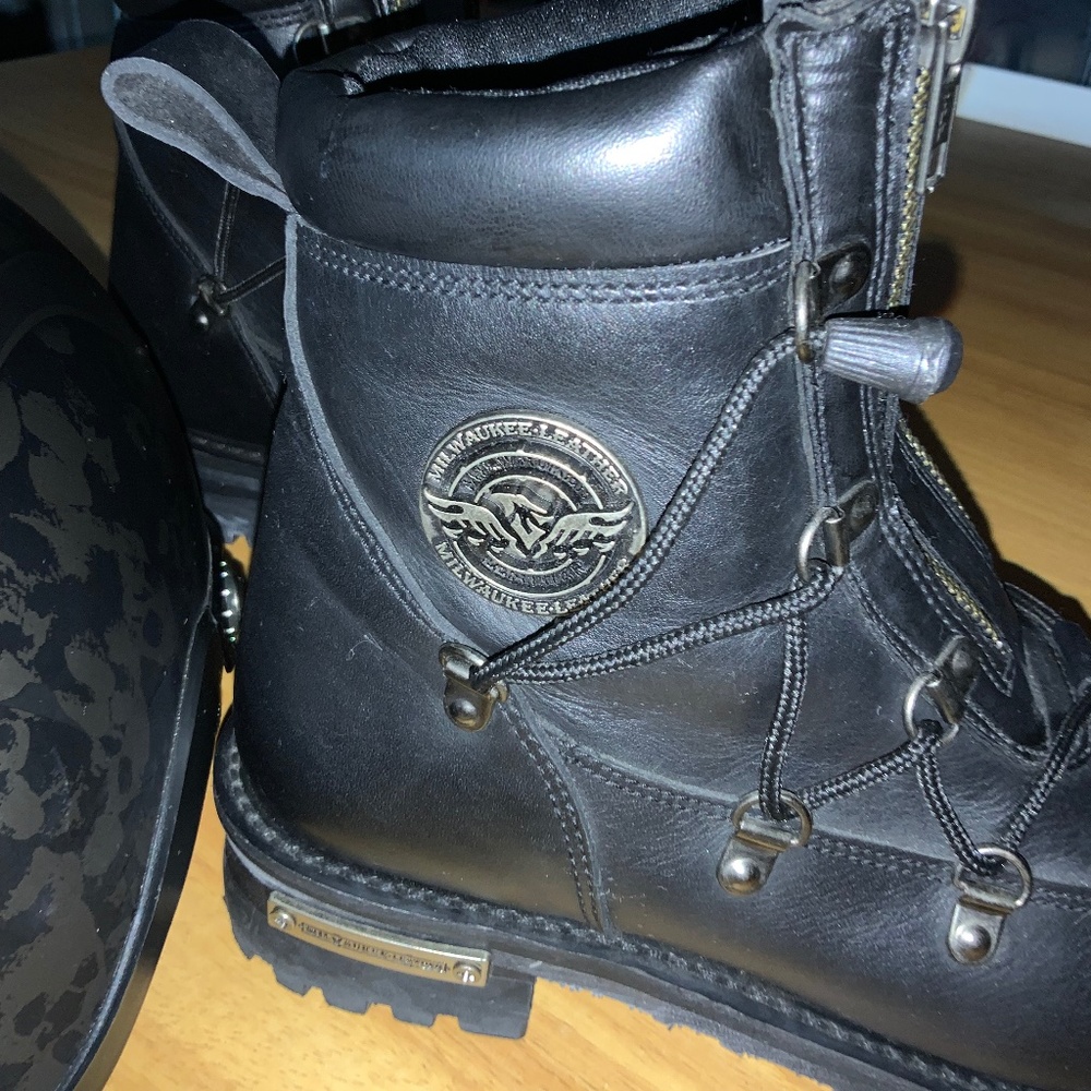 Woman’s Riding boots